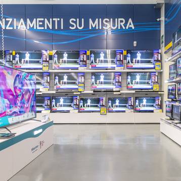 Euronics Vimodrone_Cefla Shopfitting_TV